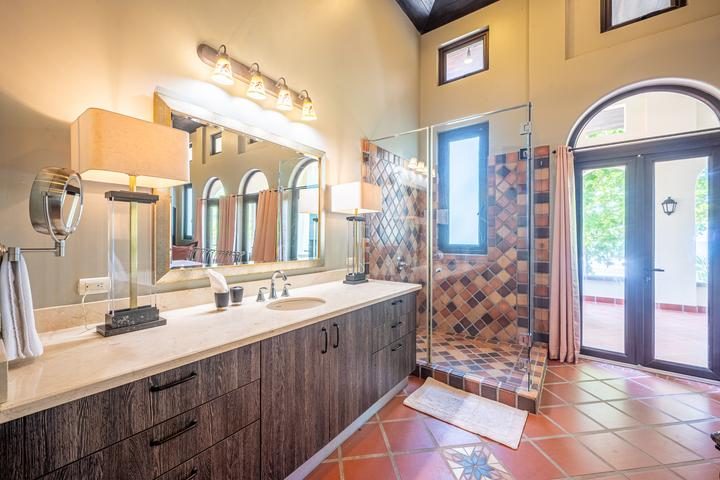 Casa VIP 7 — 9-bedroom beachfront villa in Jacó Beach, bright bedroom suite