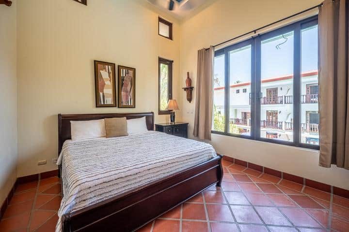 Casa VIP 7 — 9-bedroom beachfront villa in Jacó Beach, ensuite bathroom