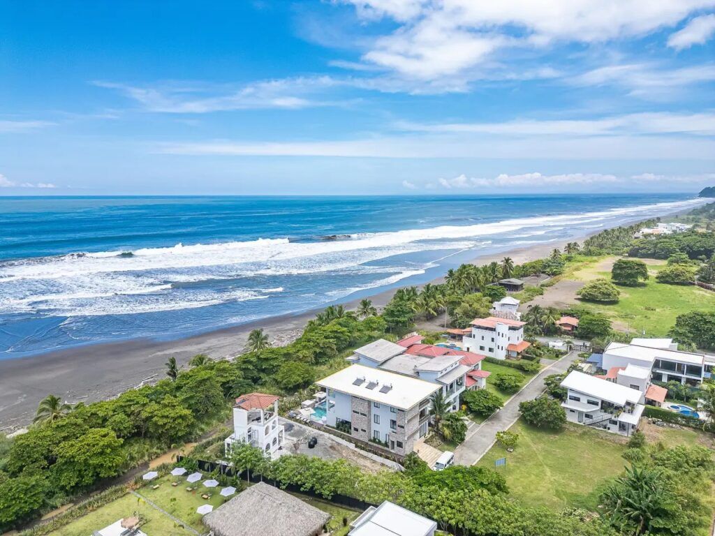Casa VIP 70 — Hermosa Villa 2 beachfront villa in Playa Hermosa