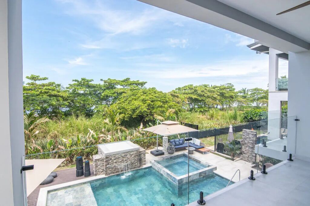 Casa VIP 70 — Hermosa Villa 2 beachfront villa in Playa Hermosa