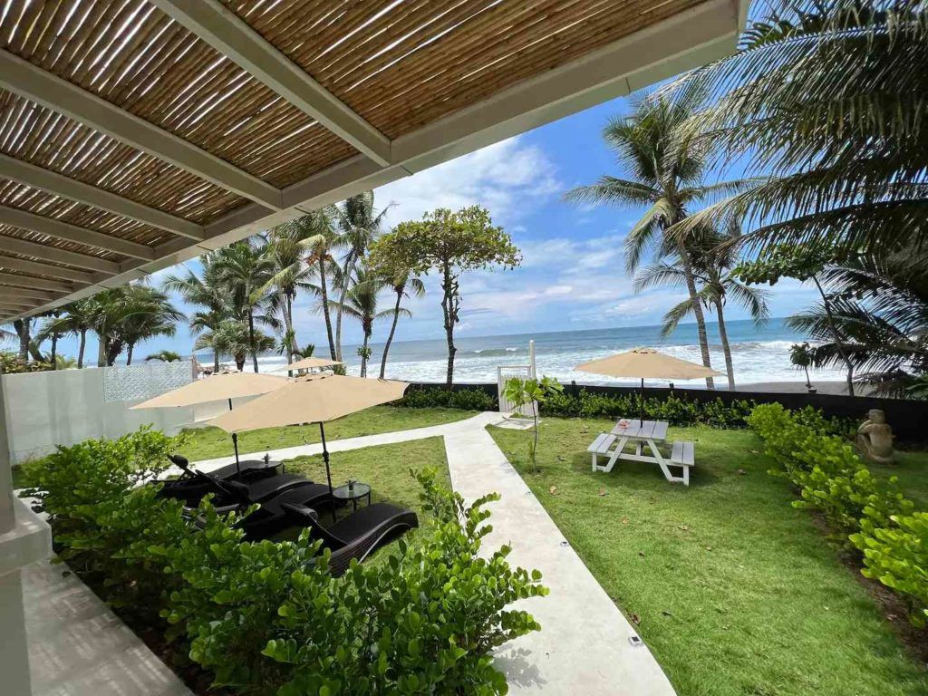 Casa VIP 72 — Backyard Beach House oceanfront villa in Playa Hermosa