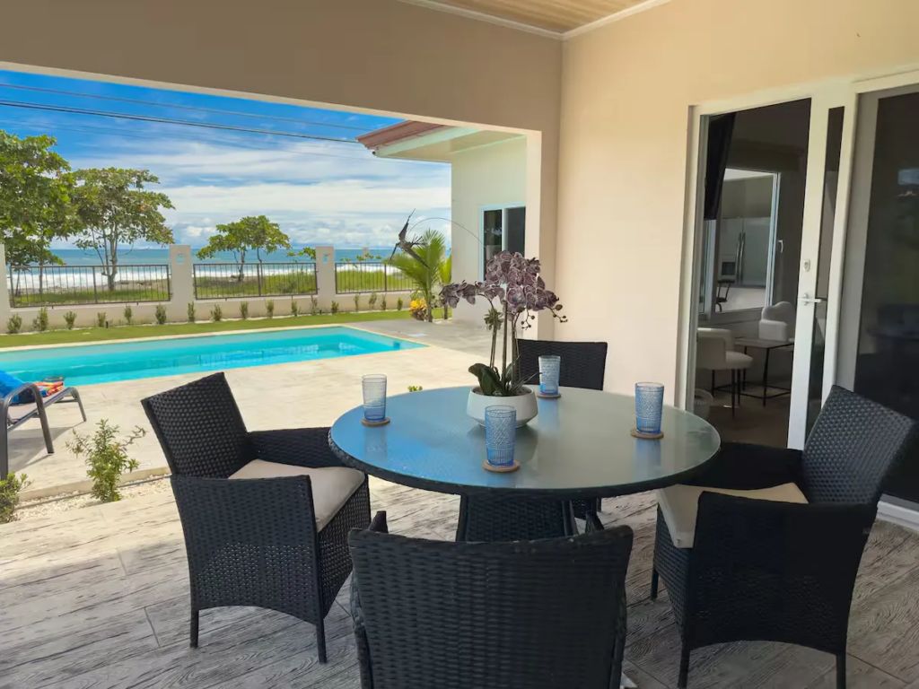 Casa VIP 73 — Hermosa Beachfront home with cabin in Playa Hermosa
