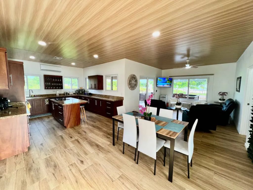 Casa VIP 73 — Hermosa Beachfront home with cabin in Playa Hermosa