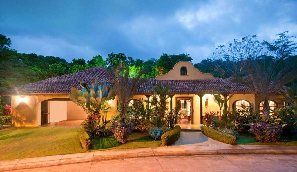 Casa VIP 75 — Jungle Villa colonial retreat in Los Sueños Resort