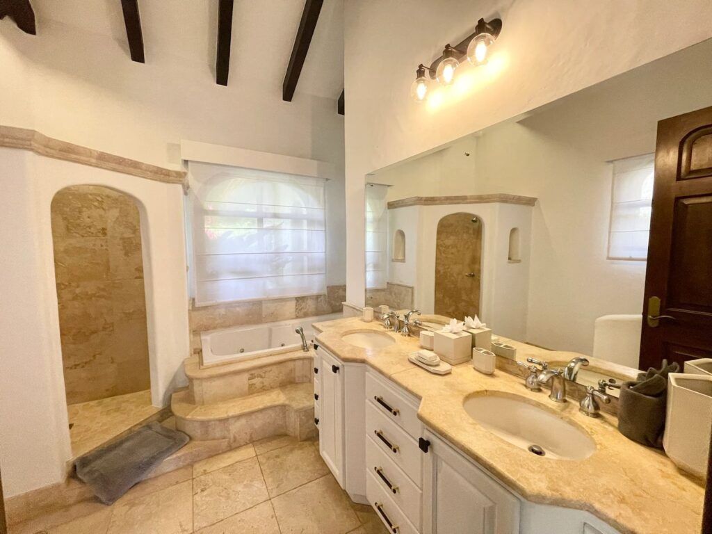 Casa VIP 75 — Jungle Villa colonial retreat in Los Sueños Resort