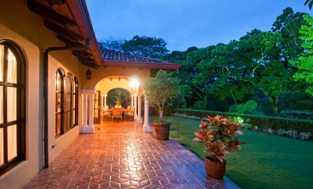 Casa VIP 75 — Jungle Villa colonial retreat in Los Sueños Resort