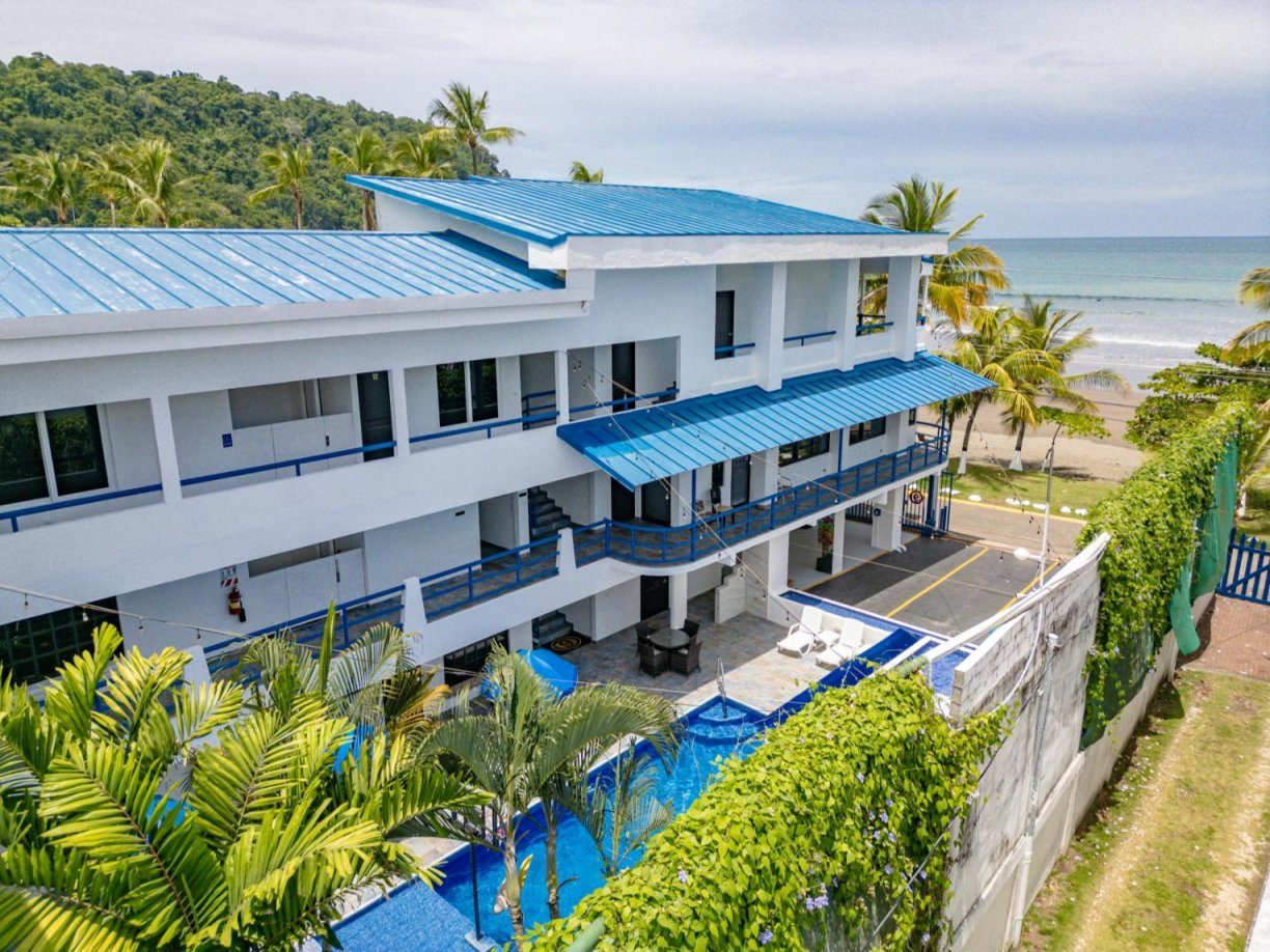Casa VIP 9 — 17-suite beachfront villa in Jacó Beach, luxury suite, pool area or villa grounds