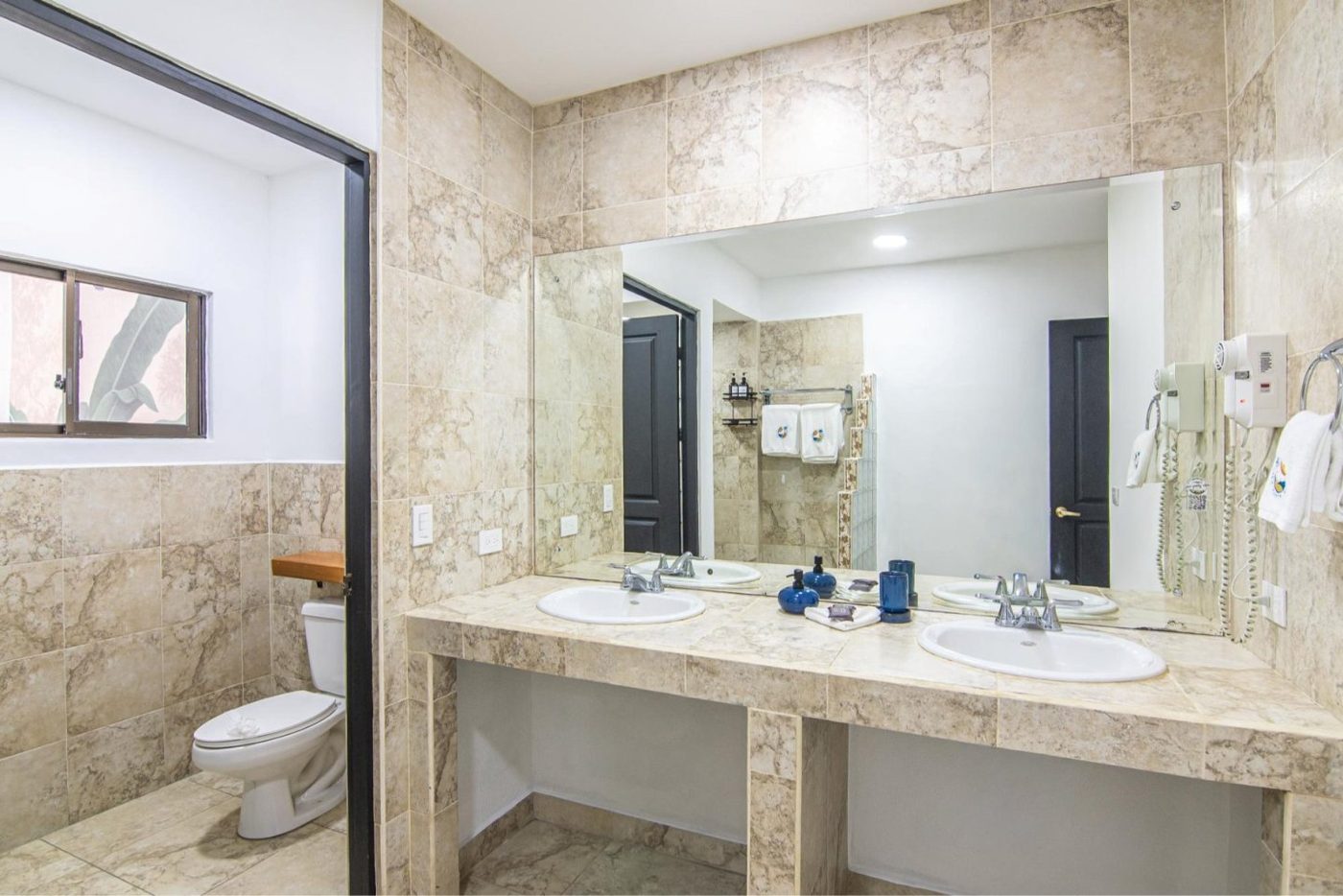 Casa VIP 9 — 17-suite beachfront villa in Jacó Beach, luxury suite, pool area or villa grounds