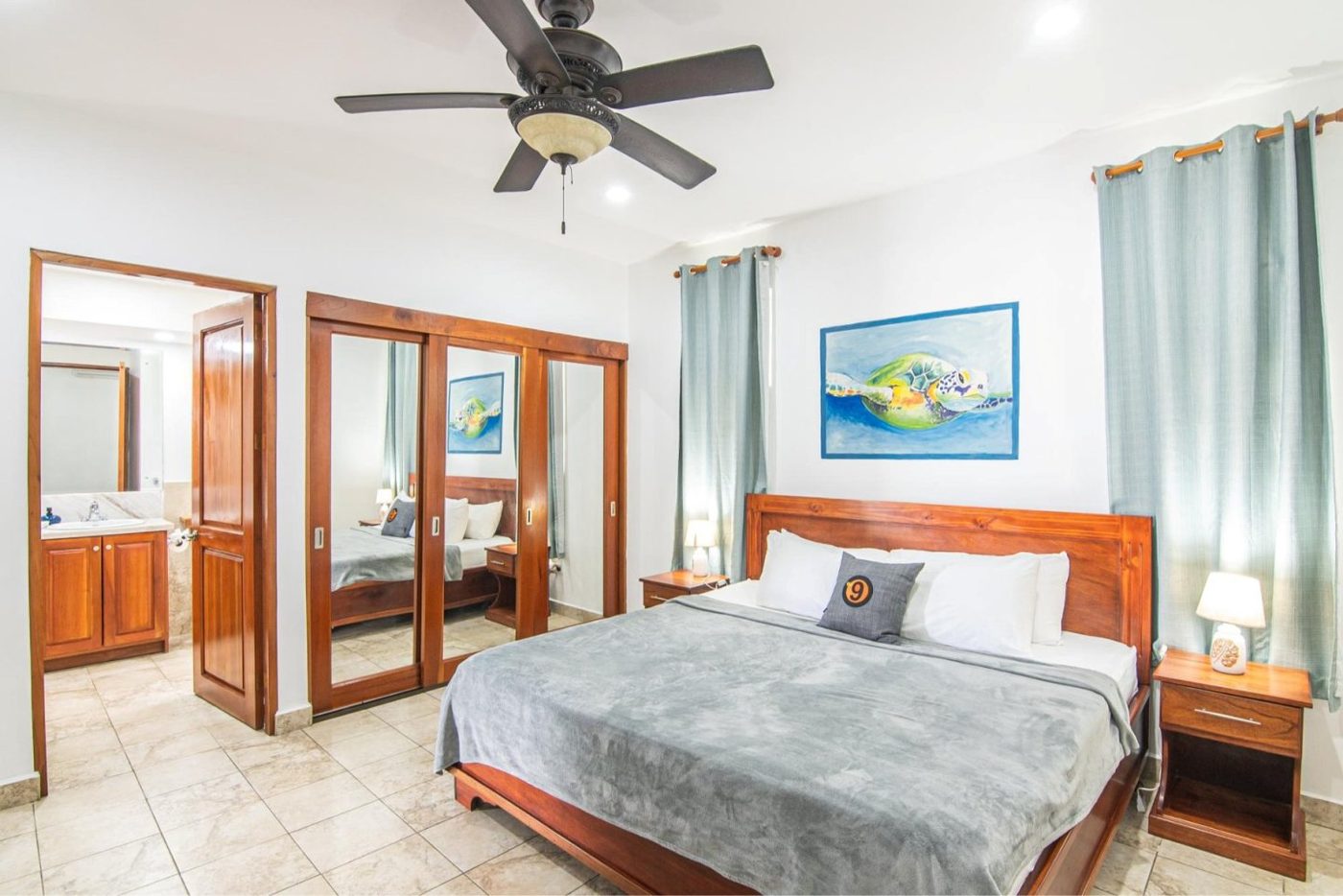 Casa VIP 9 — 17-suite beachfront villa in Jacó Beach, luxury suite, pool area or villa grounds