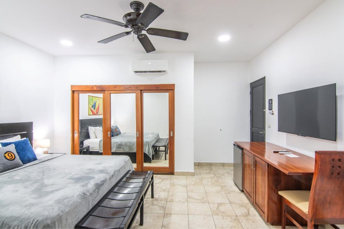 Casa VIP 9 — 17-suite beachfront villa in Jacó Beach, luxury suite, pool area or villa grounds