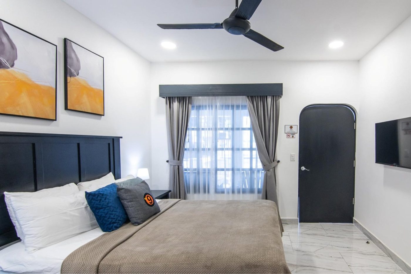 Casa VIP 9 — 17-suite beachfront villa in Jacó Beach, luxury suite, pool area or villa grounds
