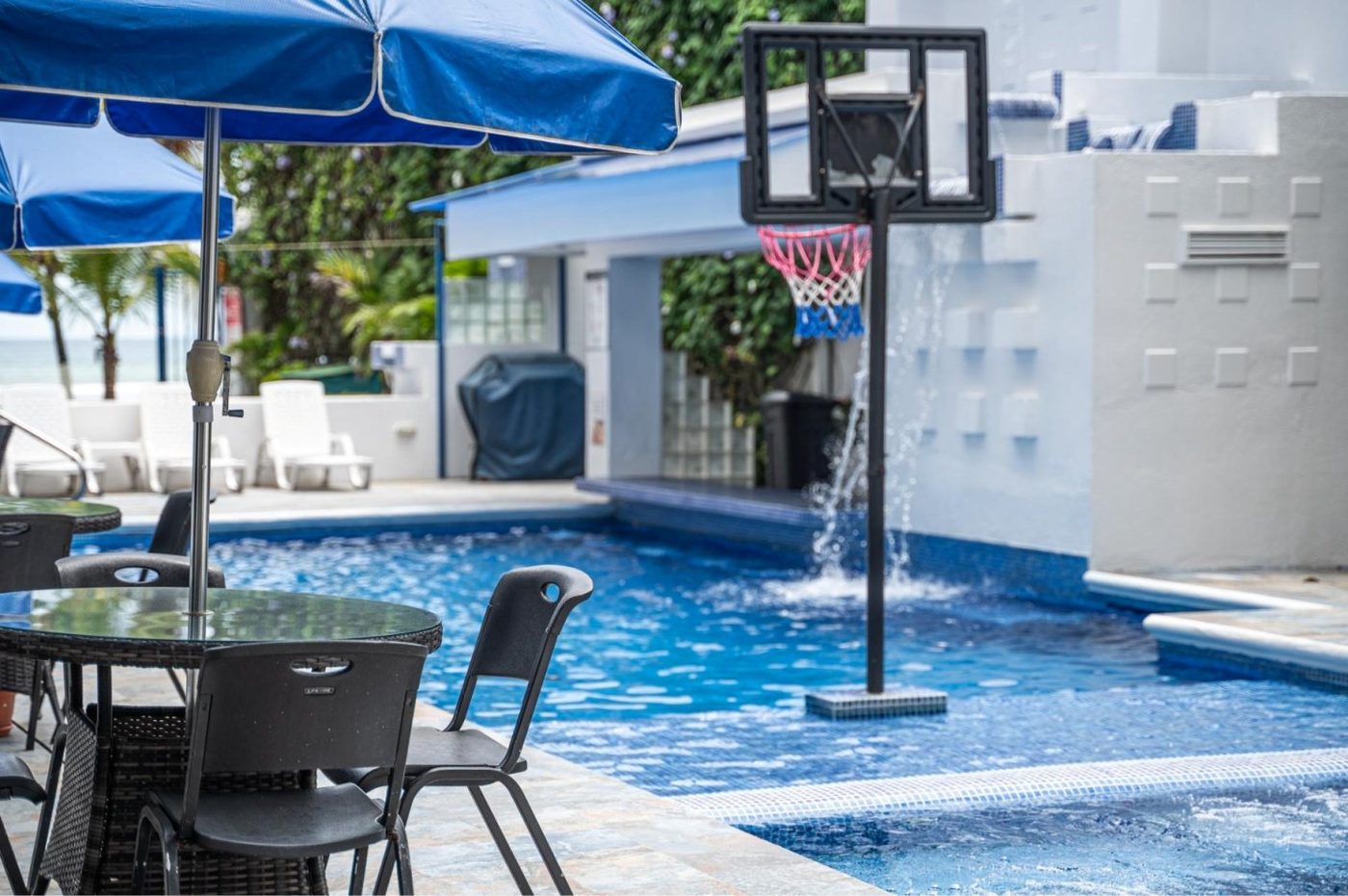Casa VIP 9 — 17-suite beachfront villa in Jacó Beach, luxury suite, pool area or villa grounds